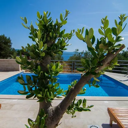 Nikola - Big Terrace Appartement *