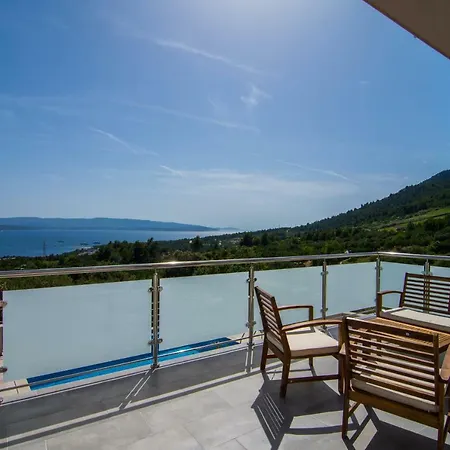 Nikola - Big Terrace Apartment