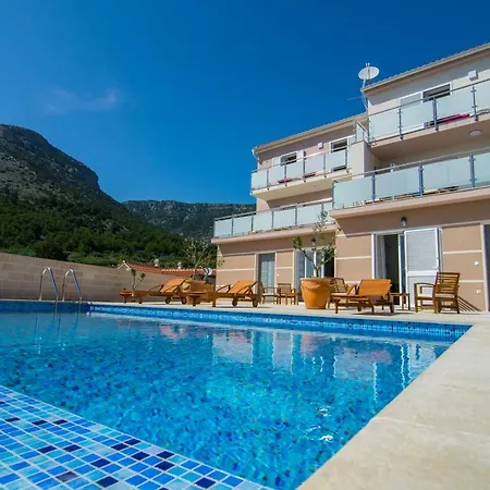 Nikola - Big Terrace Bol