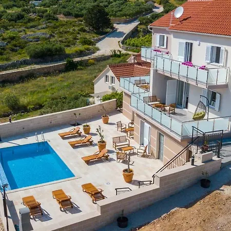 Nikola - Big Terrace Appartement