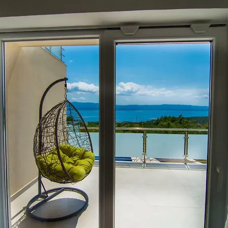 Nikola - Big Terrace Apartment Bol