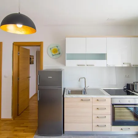 Nikola - Big Terrace Apartment