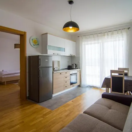 Nikola - Big Terrace Apartment Bol